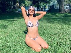AmaraGlow - female webcam at xLoveCam