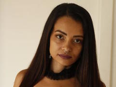 AmaraLove - female with brown hair and  big tits webcam at xLoveCam