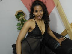 AmaraVex - female with brown hair webcam at xLoveCam