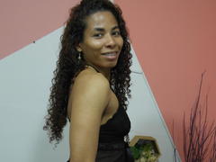 AmaraVex - female with brown hair webcam at xLoveCam
