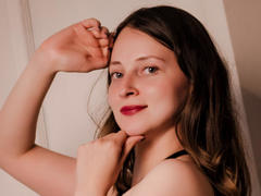 AmbeerWood - blond female webcam at xLoveCam