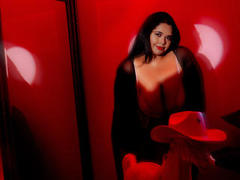 AmberAniston - female with black hair and  big tits webcam at xLoveCam