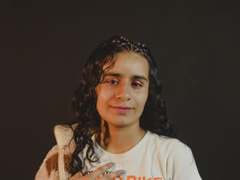 AmberHoks - female with black hair webcam at xLoveCam