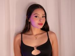 AmberJara - female with black hair and  big tits webcam at xLoveCam