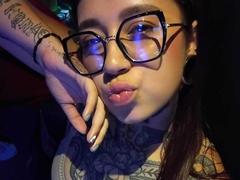AmberKeller - female with black hair and  big tits webcam at xLoveCam