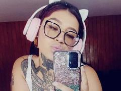 AmberKeller - female with black hair and  big tits webcam at xLoveCam