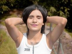 AmberHoks - female with black hair webcam at xLoveCam
