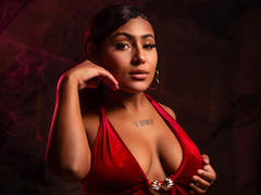 AmberrQueen - female with black hair and  big tits webcam at xLoveCam