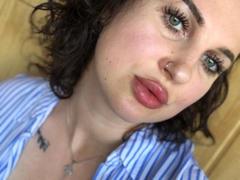Ameelya from xLoveCam