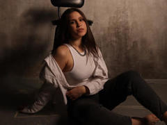 AmeliaGill - female with red hair and  big tits webcam at LiveJasmin