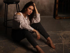 AmeliaGill - female with red hair and  big tits webcam at LiveJasmin