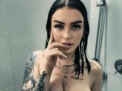 BeaBella - female with black hair and  big tits webcam at ImLive
