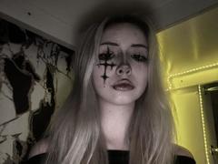 AmeliaCarratura from xLoveCam