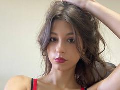 Savvage from xLoveCam