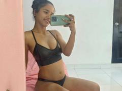 AmelieAndMarcel - couple webcam at LiveJasmin