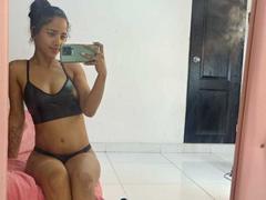 AmelieAndMarcel - couple webcam at LiveJasmin