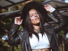 AmelieBlake - female with brown hair and  big tits webcam at xLoveCam