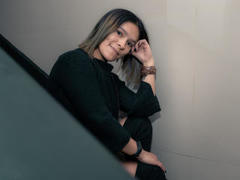 AmelieBlake - female with brown hair and  big tits webcam at xLoveCam