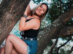AmelieBlake - female with brown hair and  big tits webcam at xLoveCam
