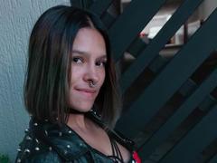 AmelieBlake - female with brown hair and  big tits webcam at xLoveCam