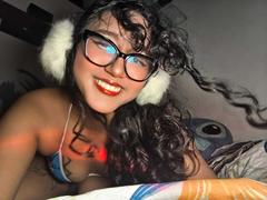 AmelieeRose - female with black hair webcam at xLoveCam