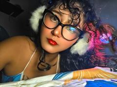 AmelieeRose - female with black hair webcam at xLoveCam
