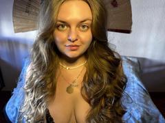 AmeliyaXq from xLoveCam