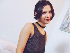 VanillaVelvet - female with brown hair webcam at xLoveCam