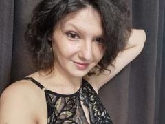 VanillaVelvet - female with brown hair webcam at xLoveCam