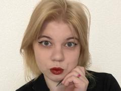 AminaBlooms - female with brown hair and  big tits webcam at LiveJasmin