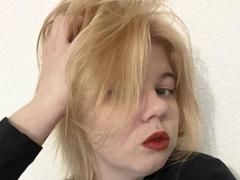 AminaBlooms - female with brown hair and  big tits webcam at LiveJasmin