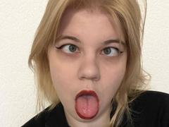 AminaBlooms - female with brown hair and  big tits webcam at LiveJasmin