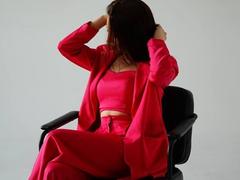 AminaTehnik - female with brown hair webcam at xLoveCam