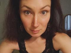 AmiraGold - female with black hair webcam at xLoveCam