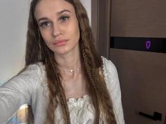 AmmiSun - female with brown hair webcam at LiveJasmin