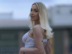 AmmyliciousDolly - blond female with  big tits webcam at xLoveCam