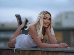 AmmyliciousDolly - blond female with  big tits webcam at xLoveCam