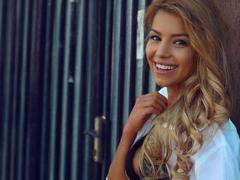AmorousJoulie - female with red hair webcam at xLoveCam