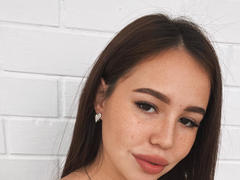 AmyGlad - female with brown hair and  big tits webcam at xLoveCam