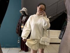 AmyGlad - female with brown hair and  big tits webcam at xLoveCam