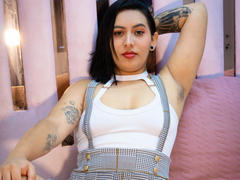 AmyRoss - female with black hair webcam at xLoveCam