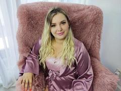 AmySweet-hot - blond female webcam at xLoveCam