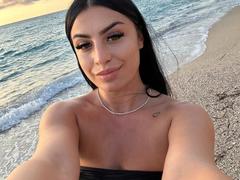 Amystique - female with black hair webcam at xLoveCam