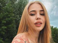 AmyGlad - female with brown hair and  big tits webcam at xLoveCam