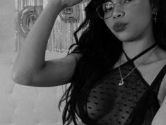ammywood - female with black hair and  small tits webcam at xLoveCam