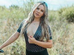 AnaMazzeo - blond female webcam at xLoveCam