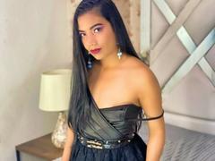 AnaPorto - female with black hair webcam at xLoveCam