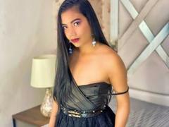 AnaPorto - female with black hair webcam at xLoveCam