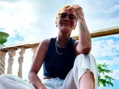 AnaRoa - blond female webcam at xLoveCam