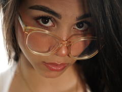 AnaWillsson - female with brown hair webcam at xLoveCam